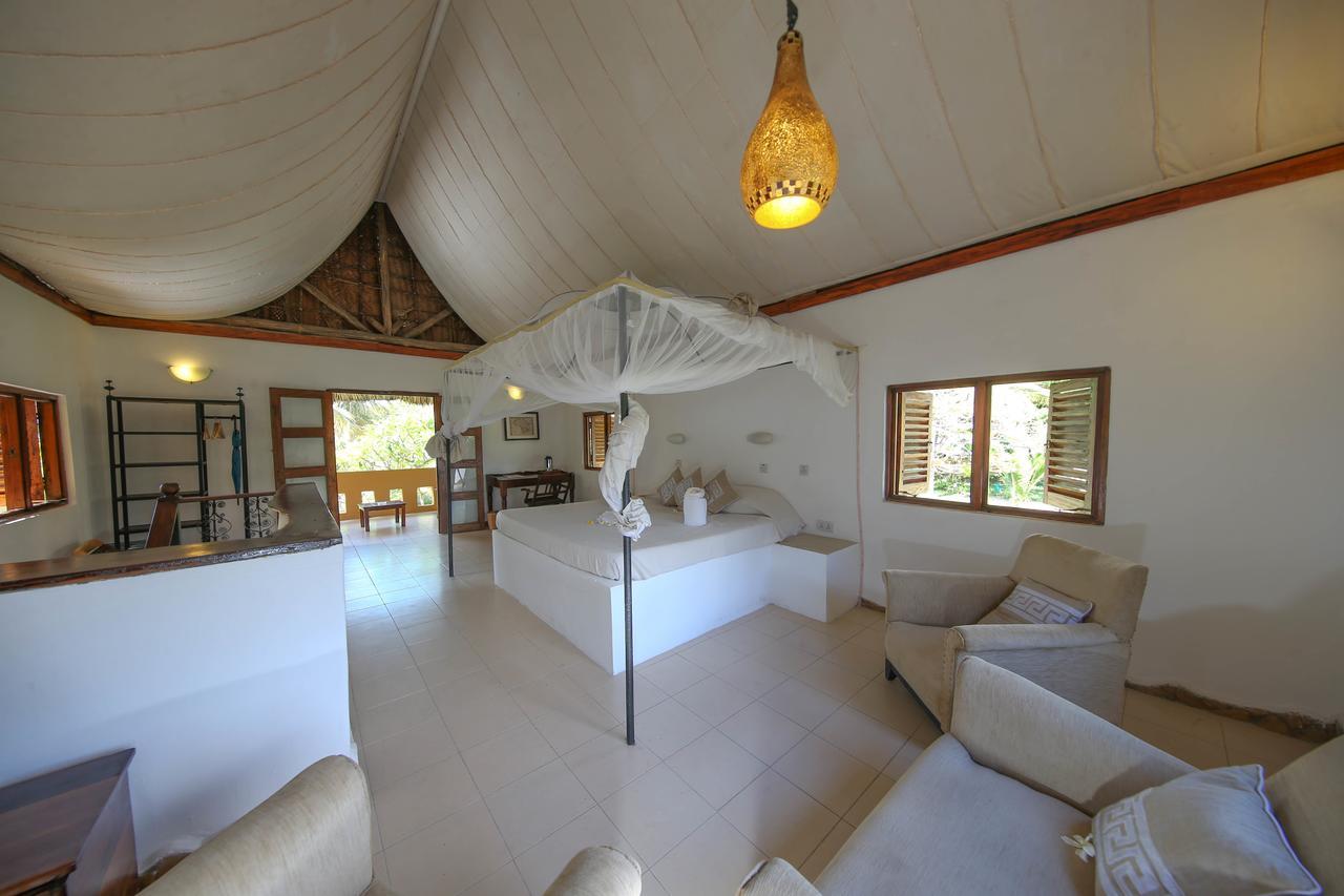 Kinasi Lodge Utende Екстериор снимка