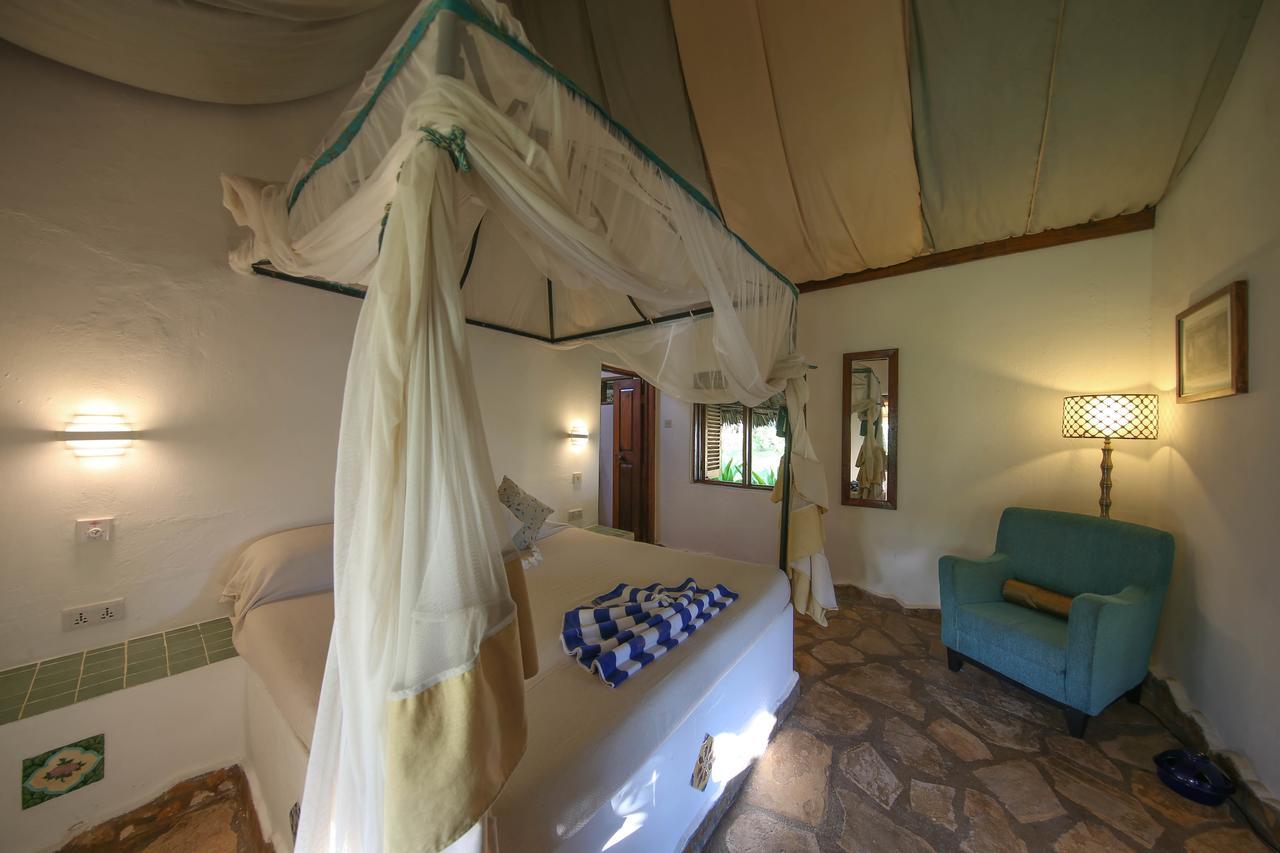 Kinasi Lodge Utende Екстериор снимка