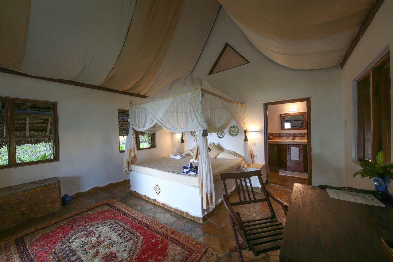 Kinasi Lodge Utende Екстериор снимка