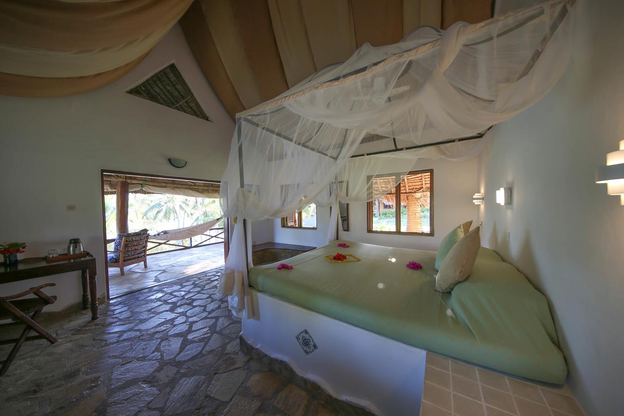 Kinasi Lodge Utende Екстериор снимка