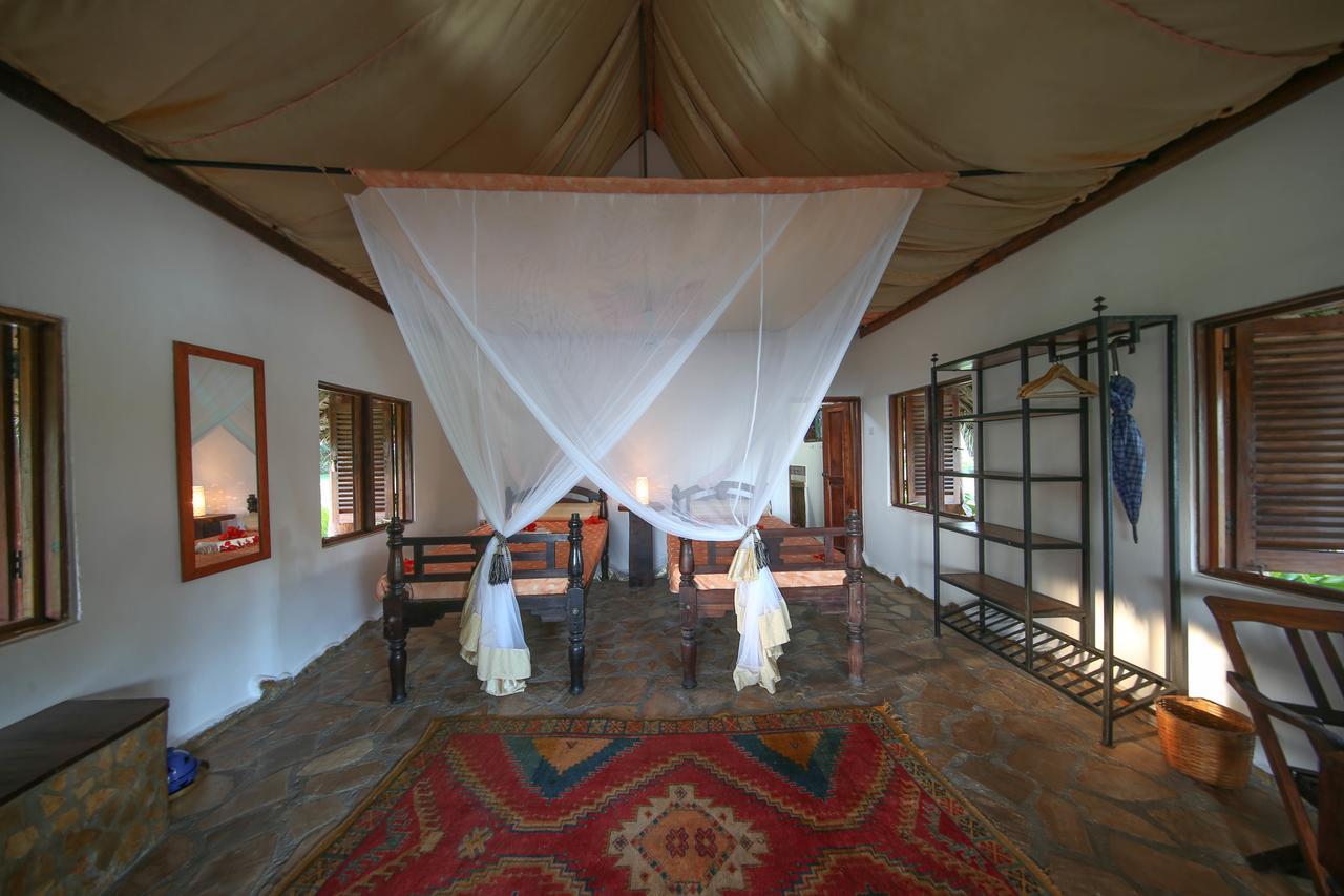 Kinasi Lodge Utende Екстериор снимка