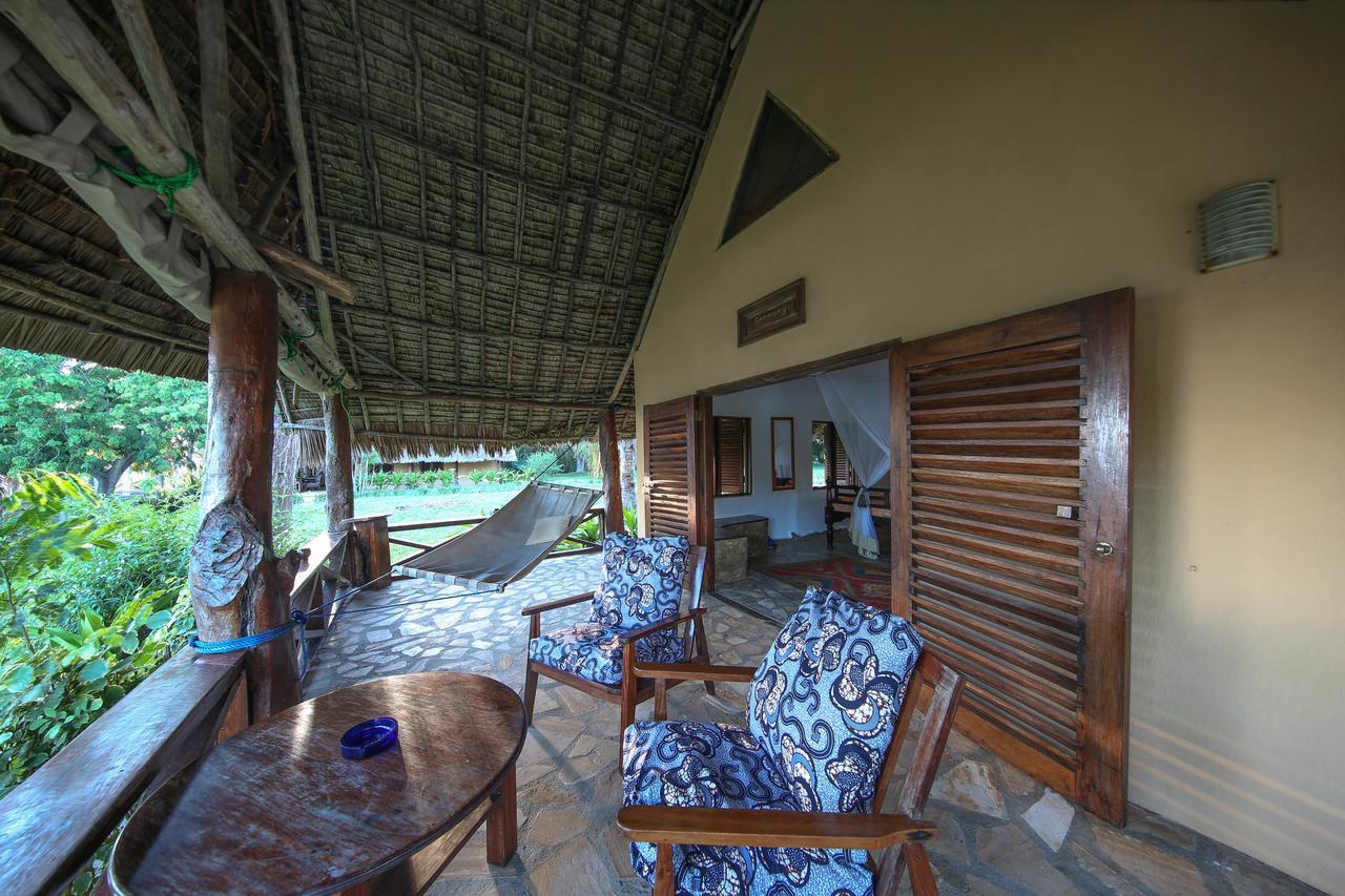 Kinasi Lodge Utende Екстериор снимка