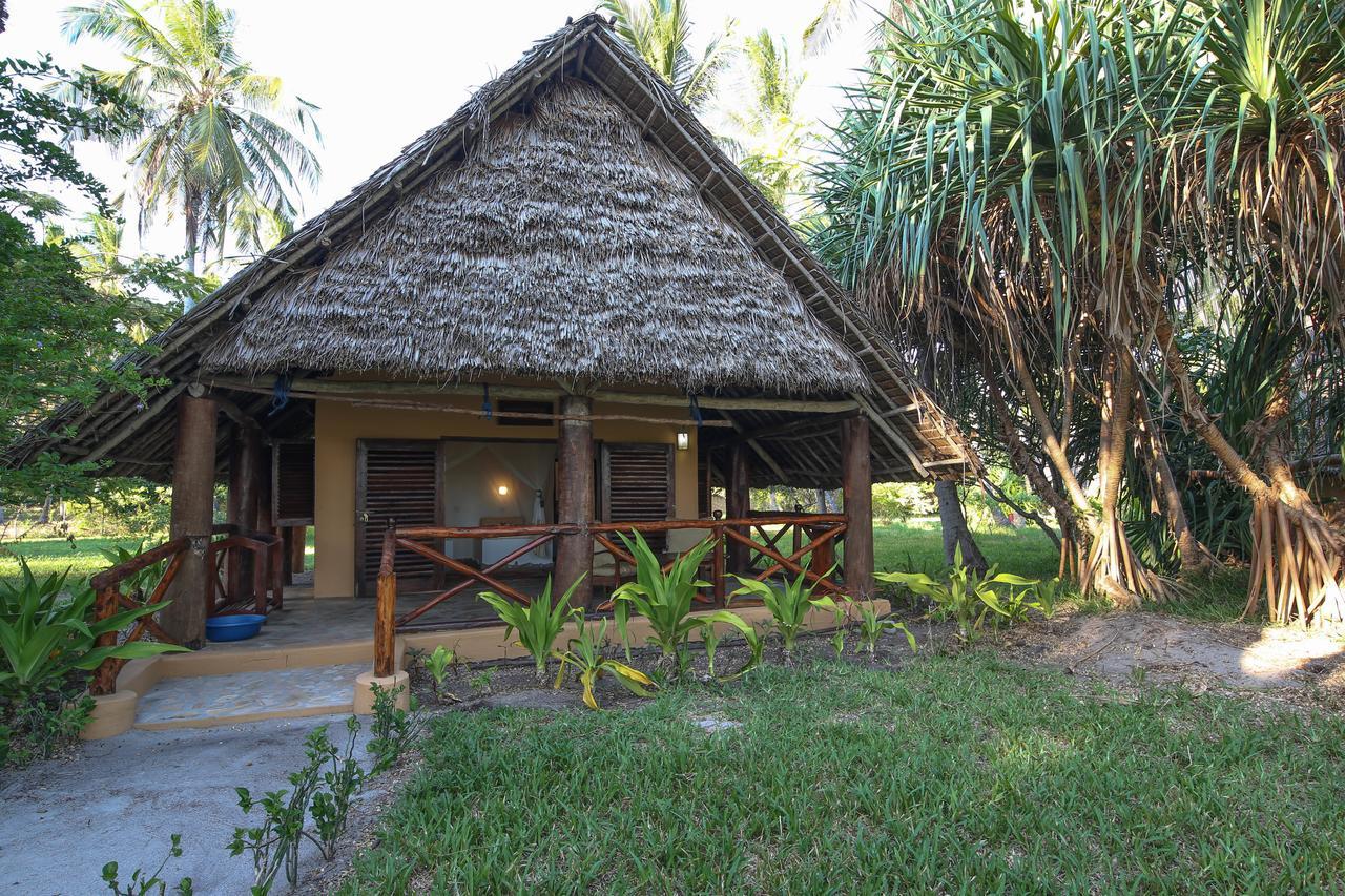 Kinasi Lodge Utende Екстериор снимка