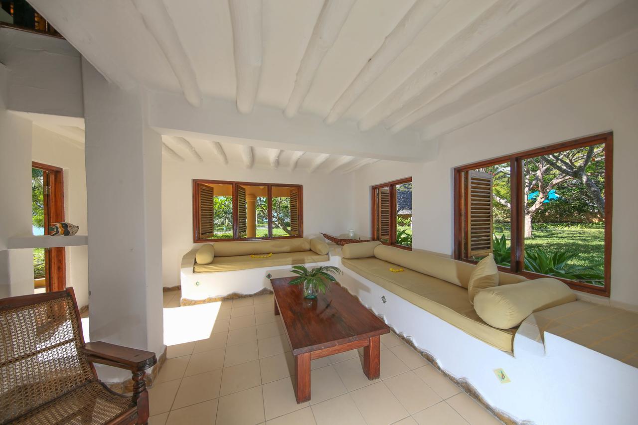 Kinasi Lodge Utende Екстериор снимка