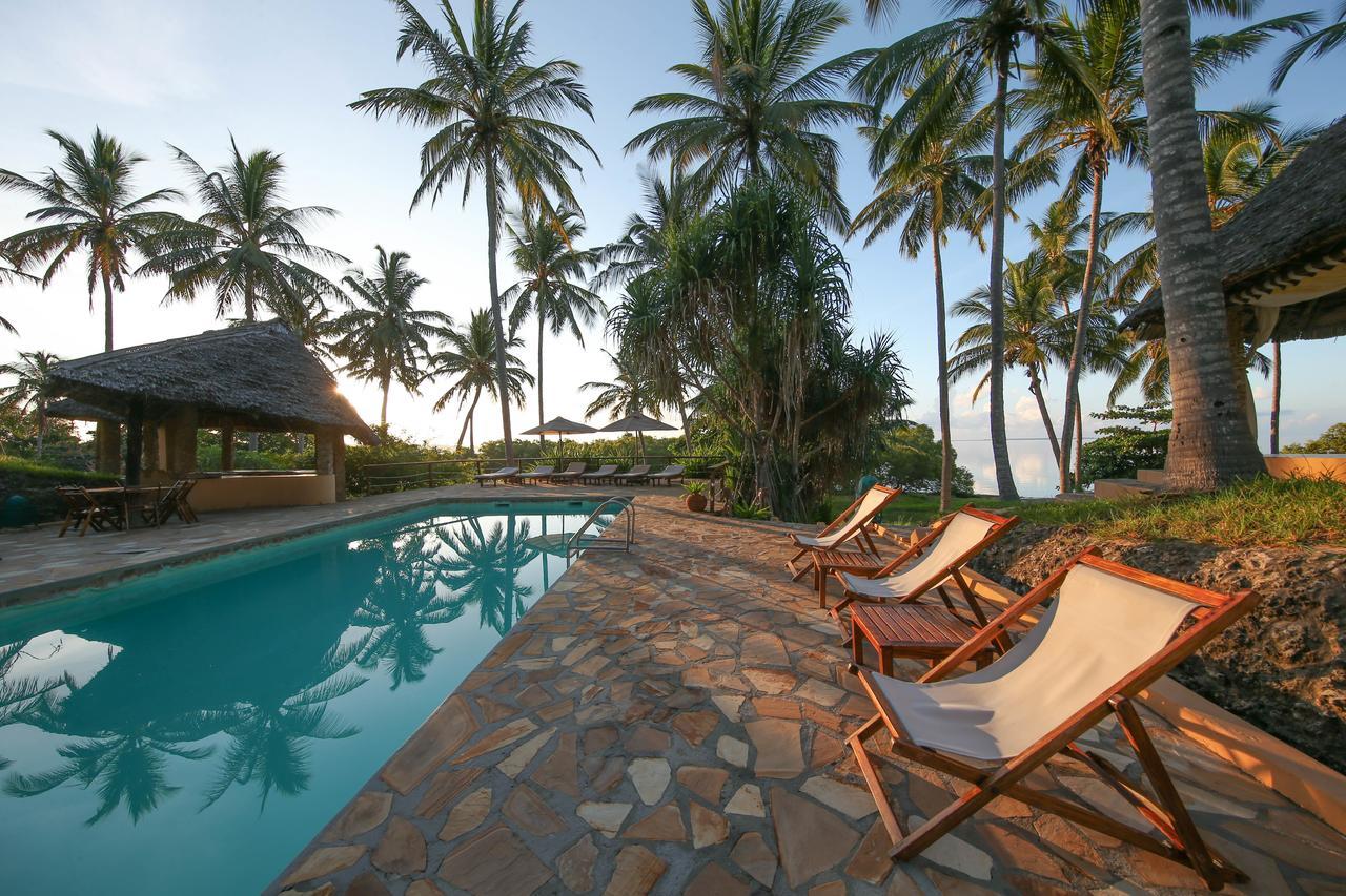 Kinasi Lodge Utende Екстериор снимка