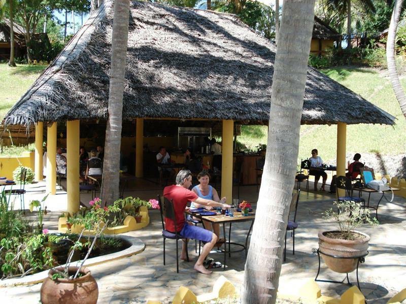 Kinasi Lodge Utende Екстериор снимка